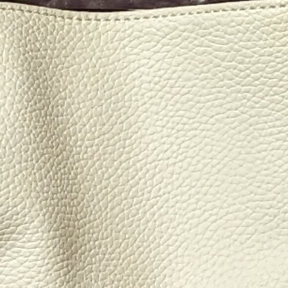 Malibu Skye Reversable Tote with Wristlet and Adjustable Strap NWT - Picture 11 of 11